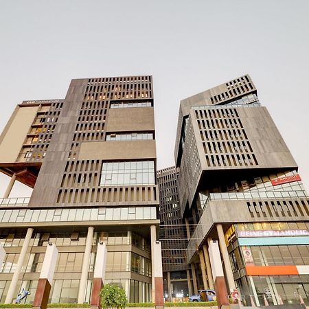 Super Townhouse Rajyash Rise 호텔 Sarkhej 외부 사진