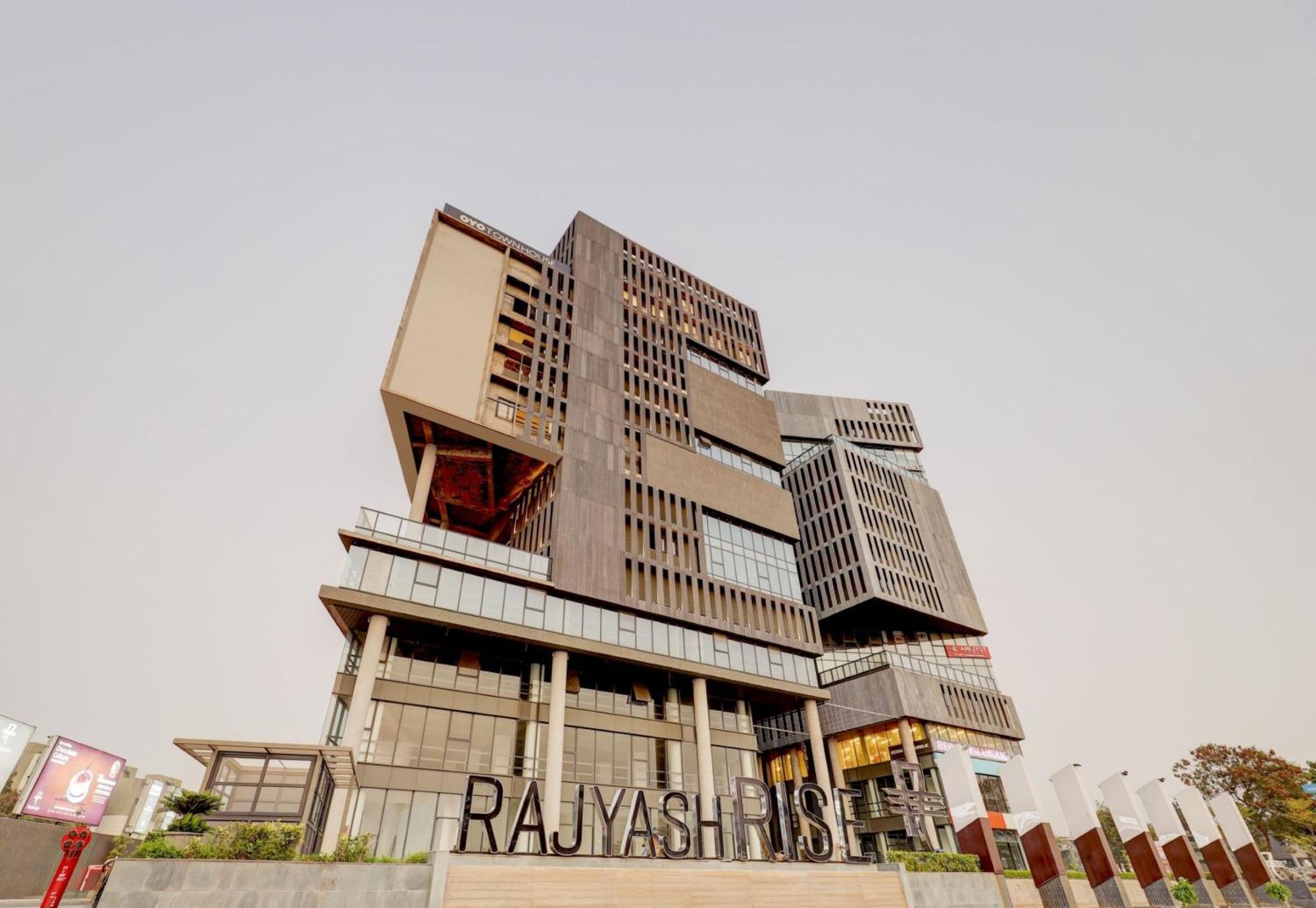 Super Townhouse Rajyash Rise 호텔 Sarkhej 외부 사진