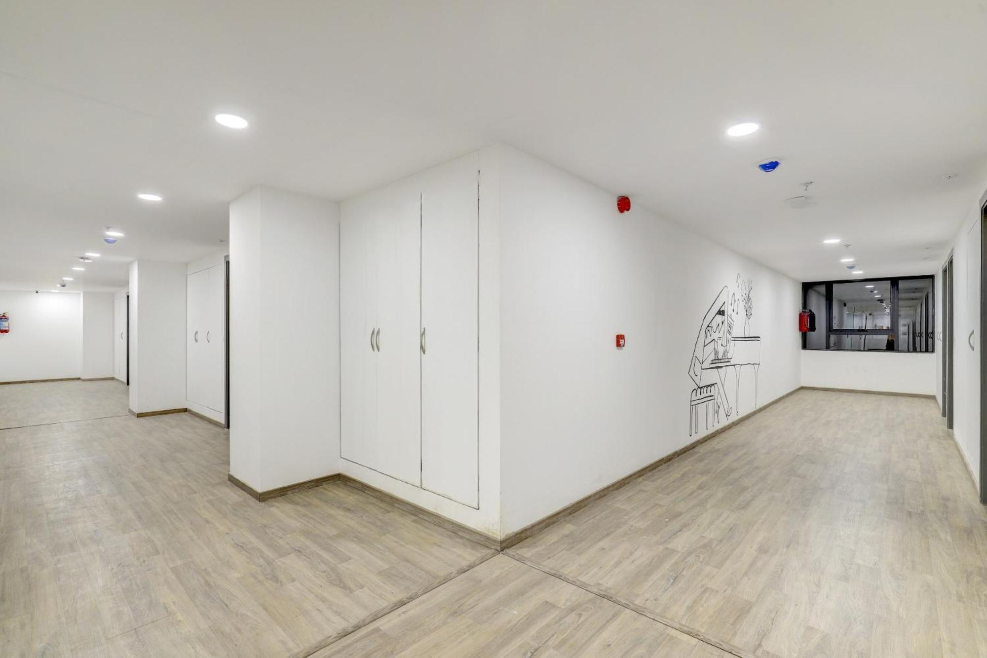 Super Townhouse Rajyash Rise 호텔 Sarkhej 외부 사진